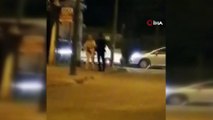 Sokak ortasında kadından erkeğe şiddet kamerada