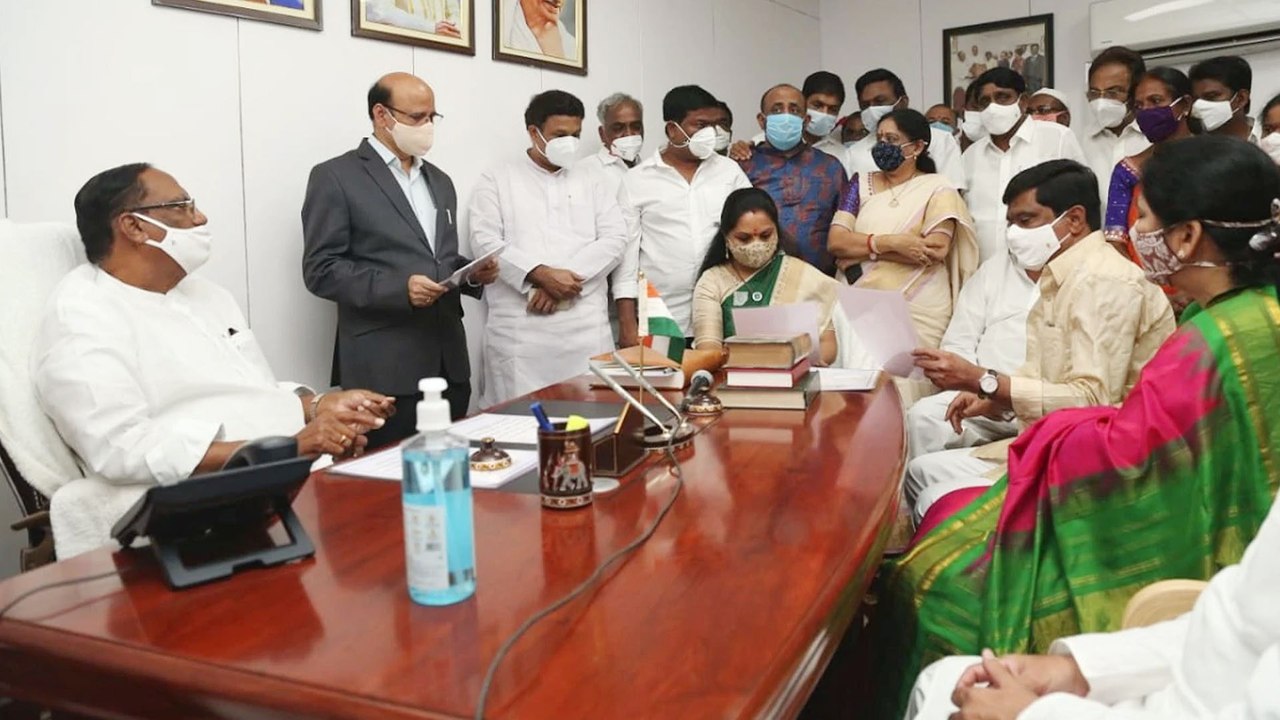 Kalvakuntla Kavitha Takes Oath as Nizamabad MLC...