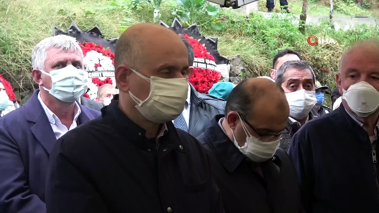 Bakan Karaismailoğlu, kayınpederinin cenaze namazına katıldı