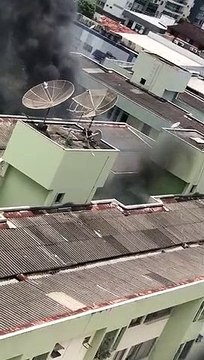 Incêndio atinge apartamento em Jardim Camburi, Vitória