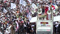 Más de 50.000 manifestantes contra Francia en la capital de Bangladés