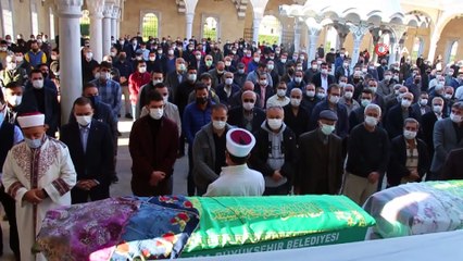 Depremde Ölen Anne ve Kızı Manisa’da Son Yolculuğuna Uğurlandı