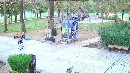 - Otobüsten laptop çantası çaldı yardım kutusuna bıraktı