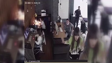 Depremin şiddeti kameralara yansıdı!