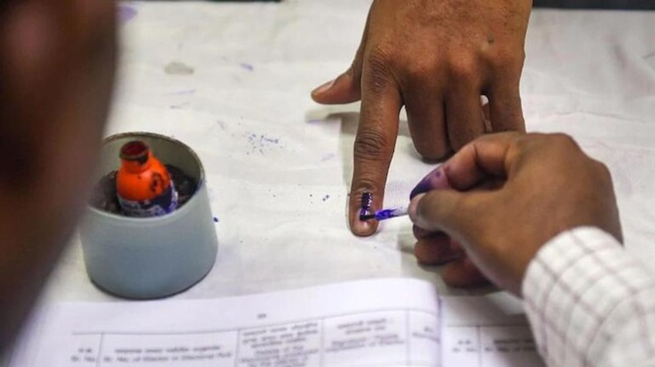 High-stake battle for NDA, Mahagathbandhan in 2...