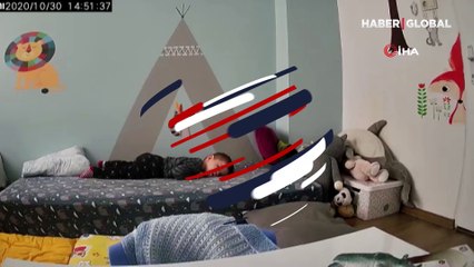 Çocuğunu depremden korumaya çalışan anne kamerada