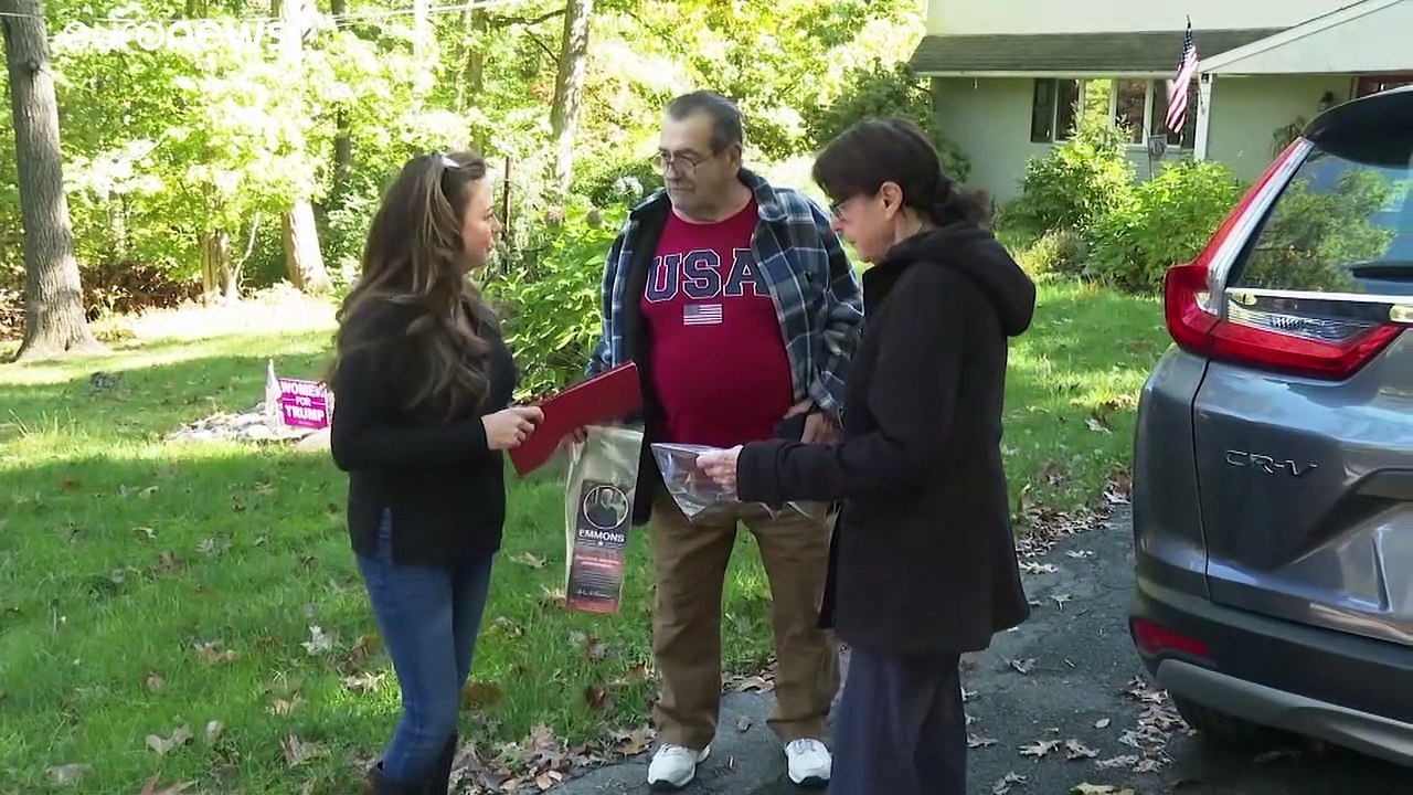 Lucha desesperada por el voto de mujeres y ancianos