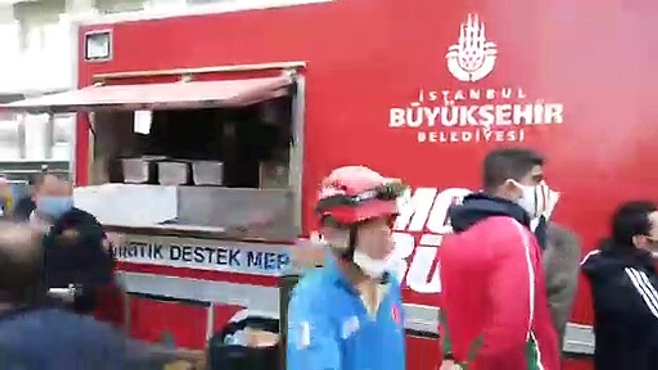 Depremin ardından 207 personel ve 53 araçla İzmir'e giden İBB Arama Kurtarma ekibi İstanbul'a dönüyor