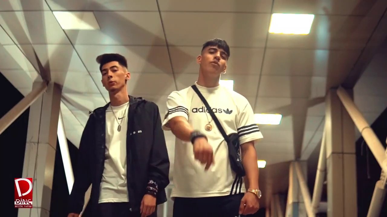 Muos & Zodiac - Beni Duy