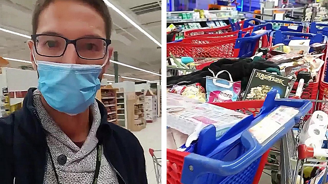 Des caddies abandonnés devant les caisses