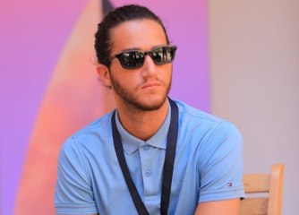 أحمد مالك يسرق من سوبر ماركت