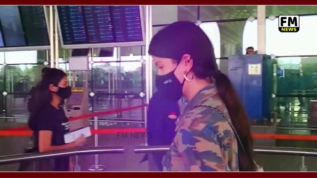 Jhanvi Kapoor, Khushi And Shanaya Spotted At Mumbai Airport