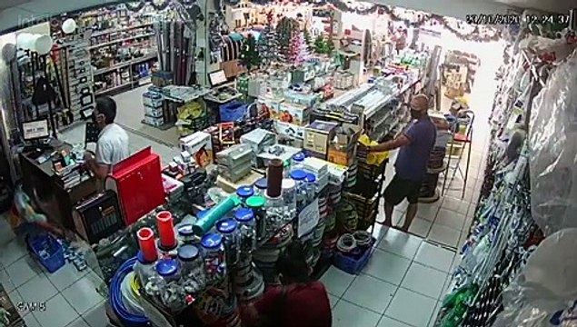 PCDF divulga imagens de furto em comércio de Brazlândia