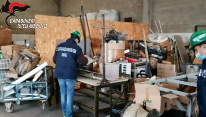 San Benigno Canavese (TO) - Sequestrato capannone con rifiuti plasitici ed elettronici (03.11.20)