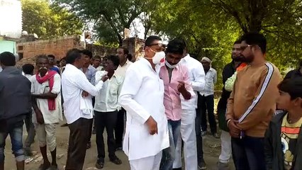 सड़क को लेकर किया मतदान का बहिष्कार, बाद में माने