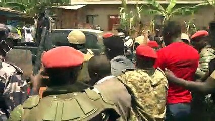 Présidentielle en Ouganda: l'opposant Bobi Wine arrêté
