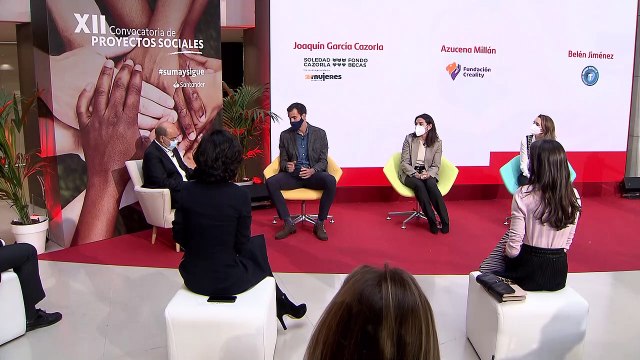 La Reina Letizia y Ana Botín entregan los premios de los proyectos sociales de Banco Santander