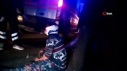 Kamyonetin çarptığı pat pat devrildi: 1'i çocuk 3 yaralı