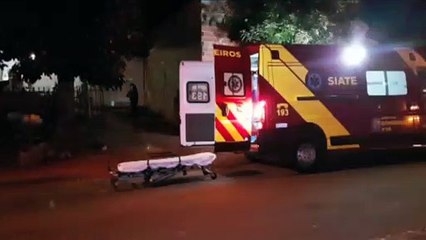 Homem cai de muro e precisa ser socorrido no Bairro Universitário