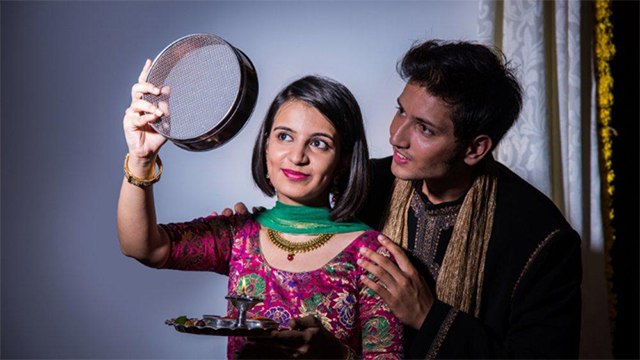 Karwa Chauth 2020: करवा चौथ पर पति को भेजें ये खास Messages | Romantic Messages for Husband |Boldsky