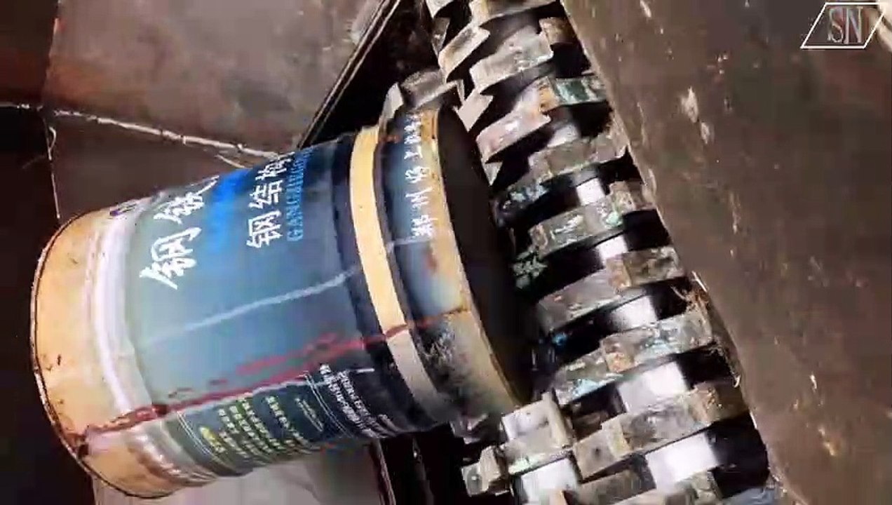 Auto, Car tires, Wood Shredding | Dangerous Machines