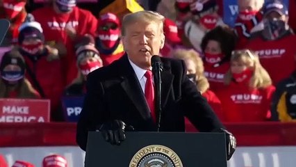 Trump y Biden siguen intercambiando golpes con victorias en estados clave