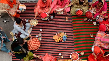 Karwa Chauth 2020: करवा चौथ पर प्यास से सूख रहा है गला तो ये ट्रिक्स देंगी राहत | Boldsky