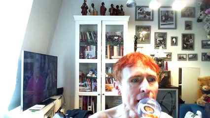 Wiwi égratigne "it runs through me"