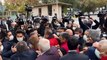 Meclis önünde açıklama yapmak isteyen DİSK üyelerine polis müdahalesi