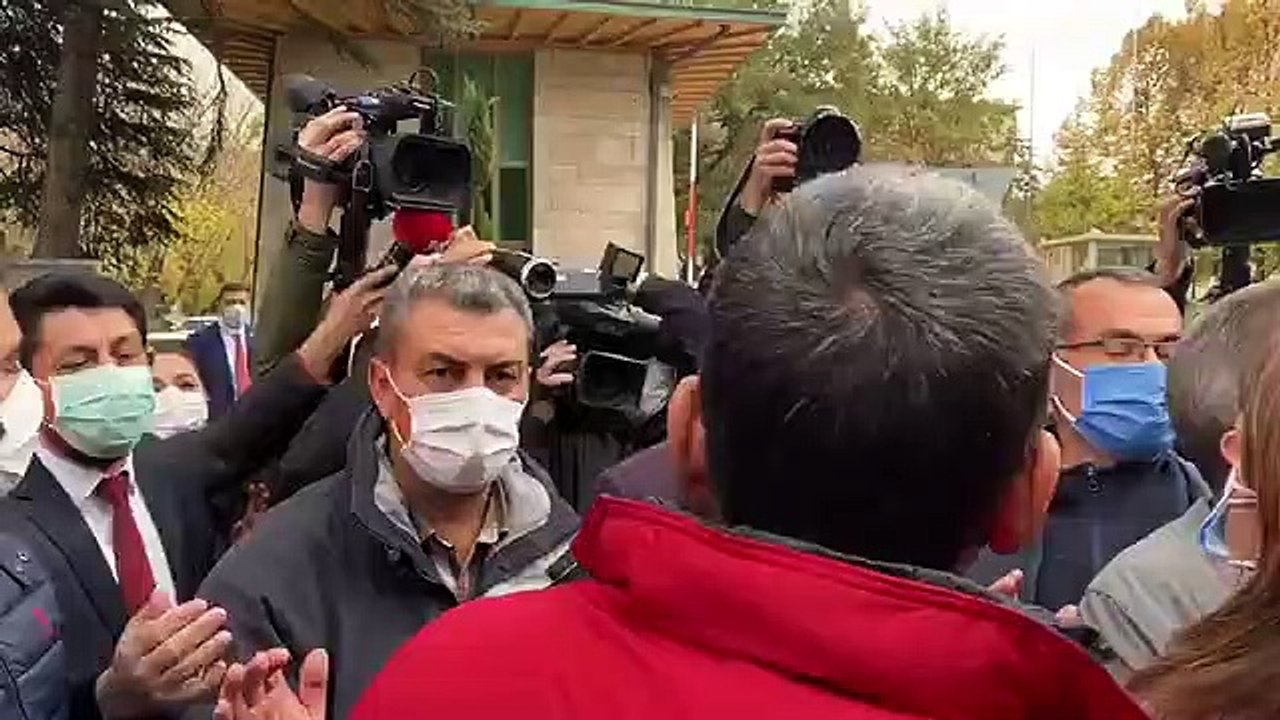 DİSK'e TBMM önünde müdahale: "Torba yasa geri çekilsin!"