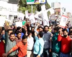 वरिष्ठ पत्रकार अर्णव गोस्वामी की मुंबई में गिरफ्तारी के खिलाफ, कानपुर प्रेस क्लब ने किया प्रदर्शन