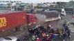 Cận cảnh khoảnh khắc xe container tông loạt phương tiện đang dừng đèn đỏ tại Bình Dương