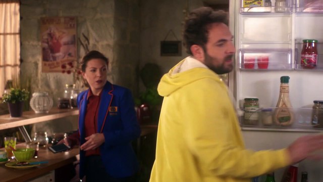 Scènes de ménages : Fabien menace Emma