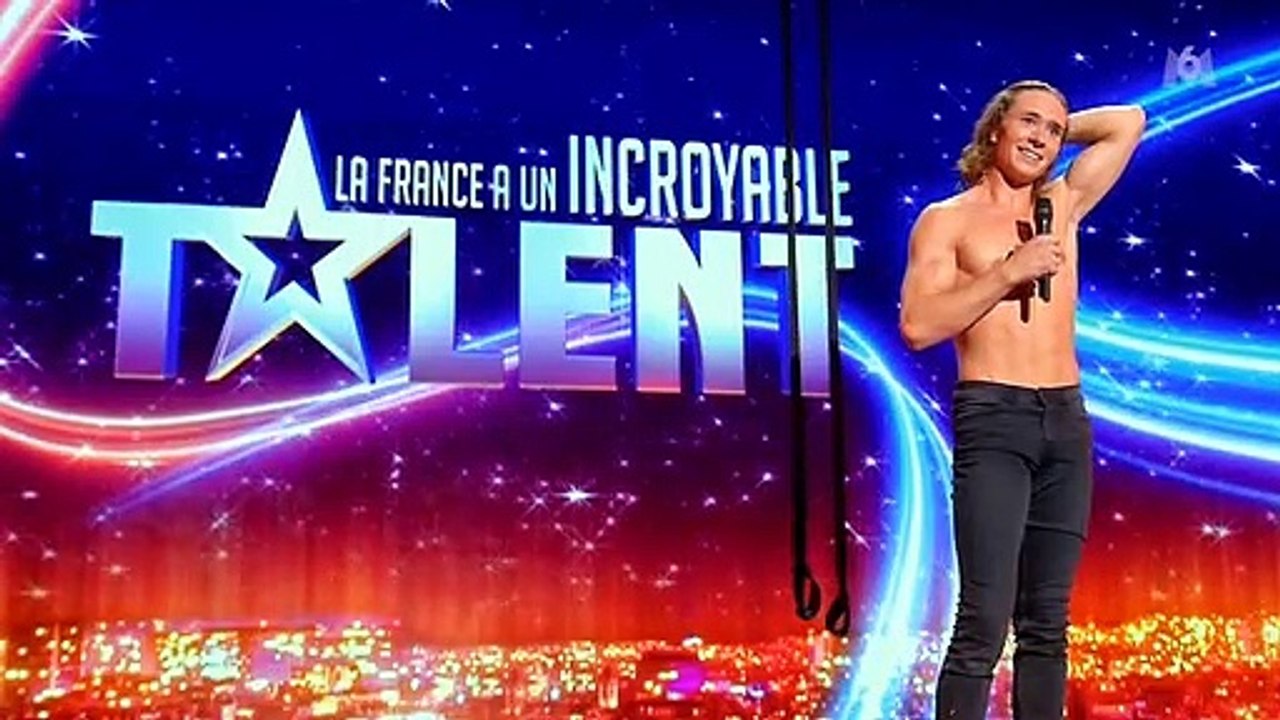 Antony Cesar, danseur, sangliste et acrobate, dans l'émission "La France a un incroyable talent" sur M6. Le 3 novembre 2020.