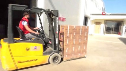 - Antalya'dan Bayır Bucak Türkmenlerine yardım tırı