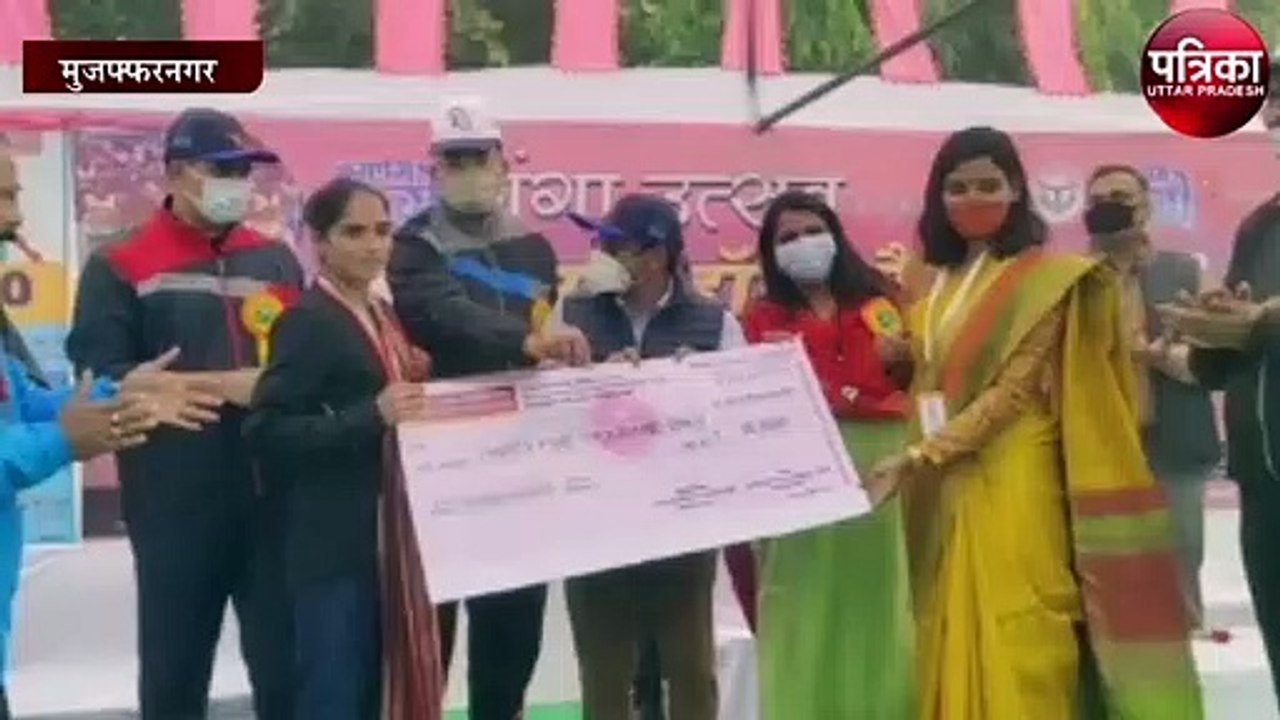 गंगा उत्सव कार्यक्रम में गंगा हाफ मैराथन का आयोजन
