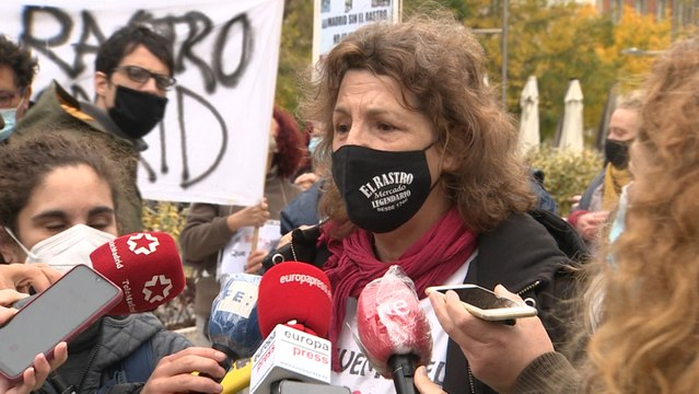 Comerciantes del Rastro acusan a Almeida de favorecer a las tiendas