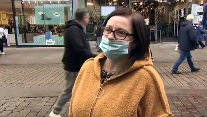 Shoppers in Manchester prepare for lockdown