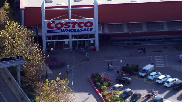 Shoppers in London prepare for second lockdown