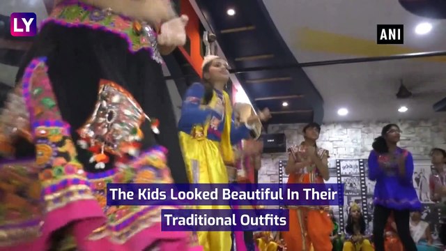 Navratri 2019: Children Perform Garba Wearing Roller Skates In Surat, Gujarat