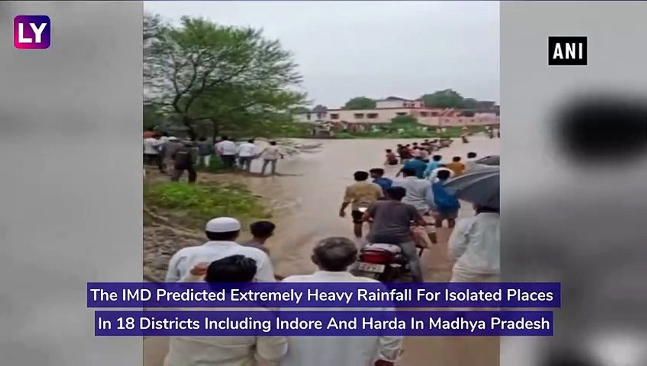 Locals In Indore Brave Overflowing River To Pull Out Stranded Flood Victims