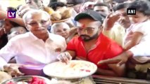 Indian Cricketer Kedar Jadhav Visits Dagdusheth Halwai Ganpati Temple, Pune | Ganesh Chaturthi 2019