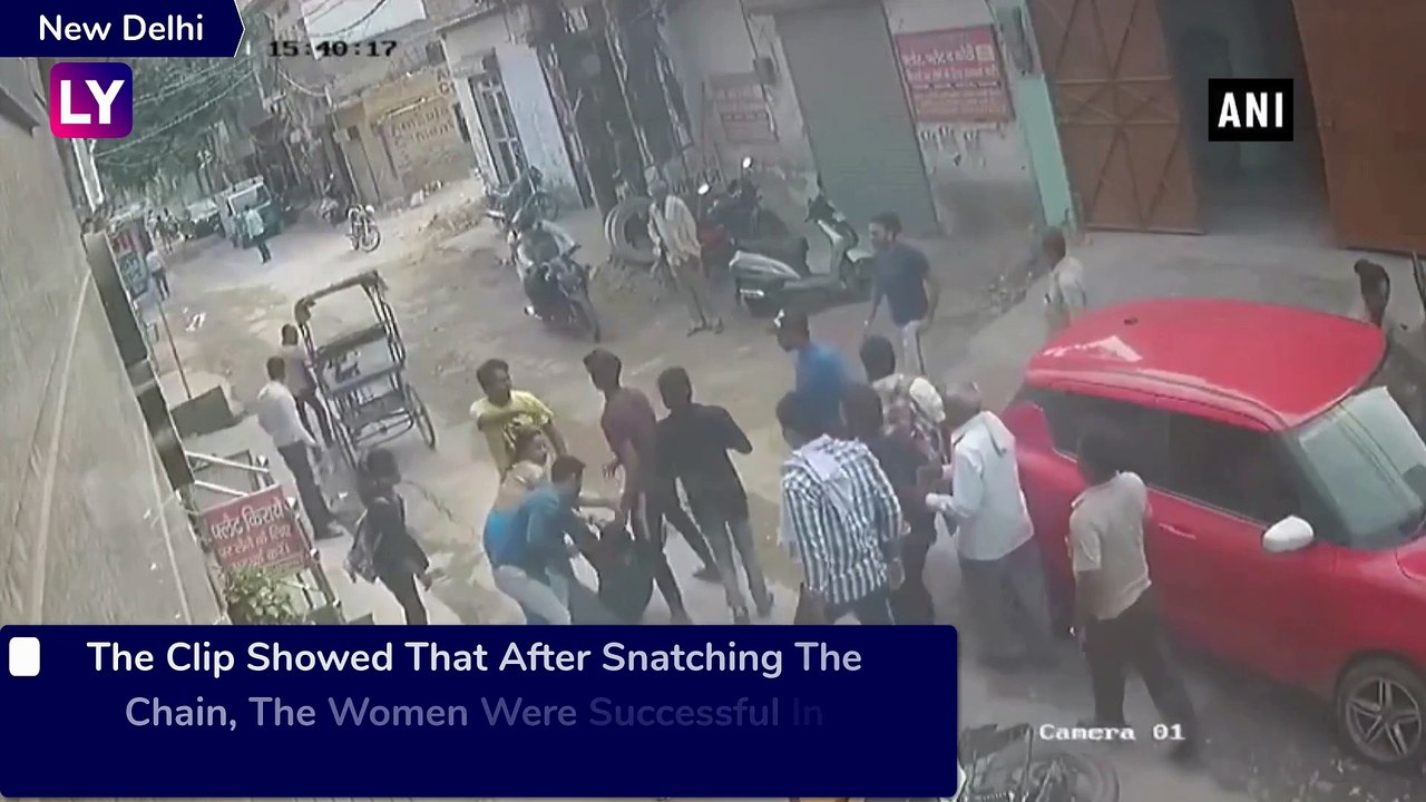 Brave Mother-Daughter Catch, Beat-Up Two Chain Snatchers In Delhi, Act Caught On CCTV Camera