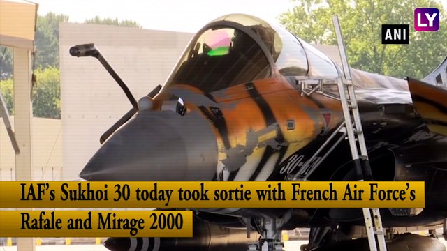 Indian Air Forces (IAF) Sukhoi 30 Flies With Rafale During Indo-French ‘Garuda Exercise