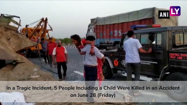 Uttar Pradesh: 5 Killed As Double-Decker Bus Collides With Truck on the Agra-Lucknow Highway