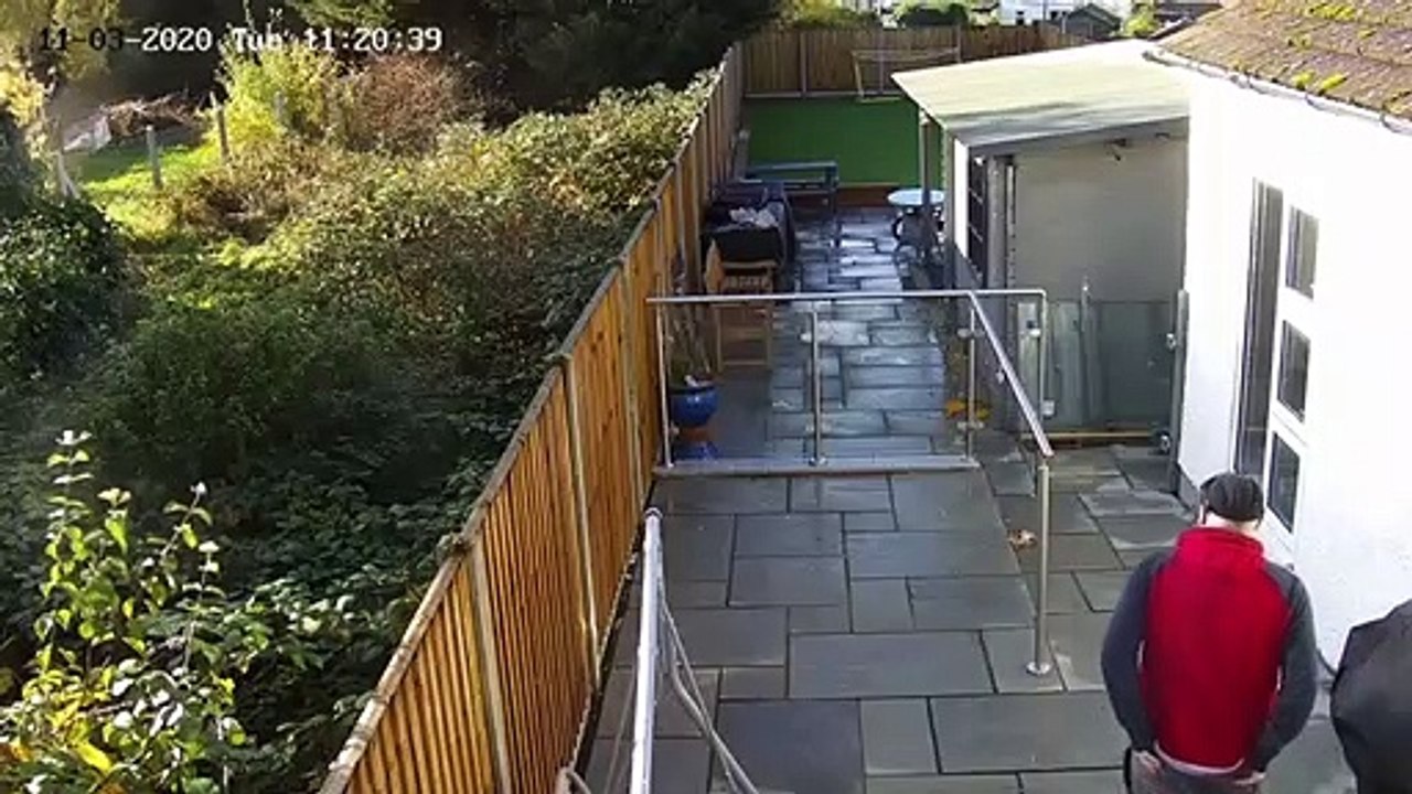 Guy Moving Glass Gets Unexpected Surprise