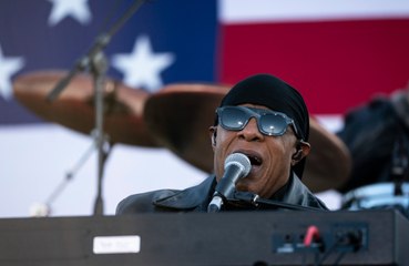 Stevie Wonder calls for peace no matter what the election result is