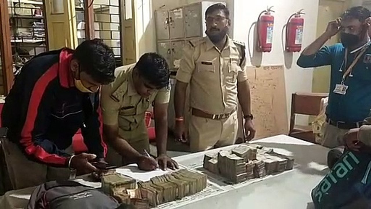 माधवनगर पुलिस ने बड़ी कार्यवाही करते हुए ज़ब्त कि...