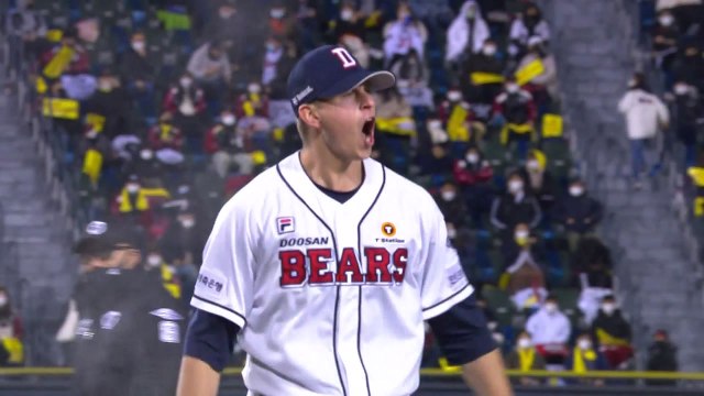 플렉센 6이닝 11삼진 '완벽투'...두산, 준PO 1차전 완승 / YTN