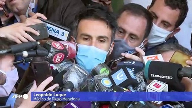 Maradona evoluciona “sin complicaciones” de cirugía en la cabeza